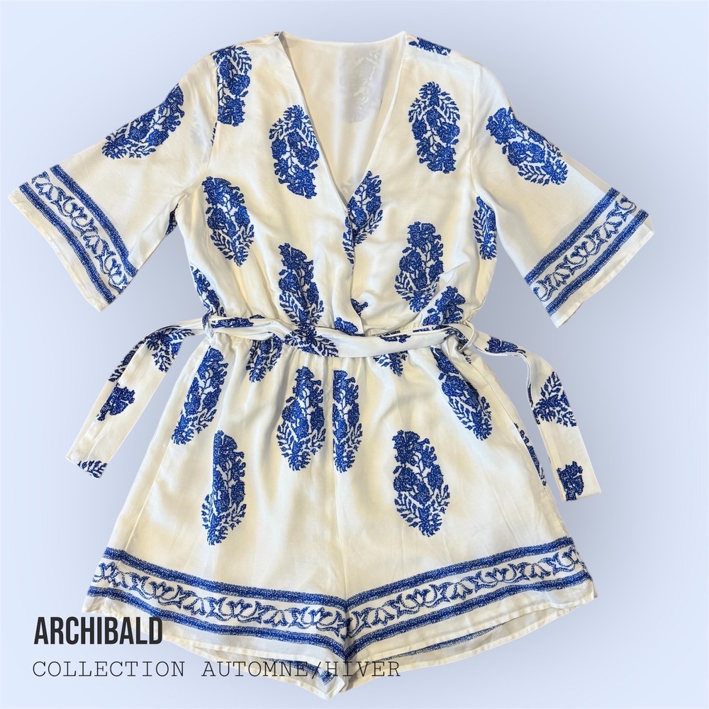 CUPSHE Womens Small White Blue Floral Print V Neck Kimono Sleeve Romper‎ Lined